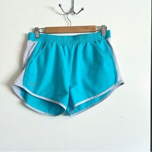 Under armour Lined blue and white loose heatgear athletic shorts size small